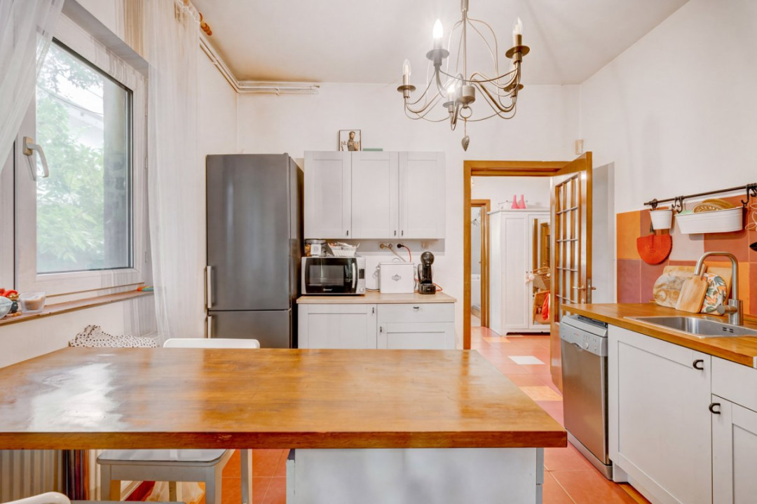 Vilă 5 camere 157mp utili 282mp teren-Parc Bazilescu-10 min metrou-Comis. 0% 