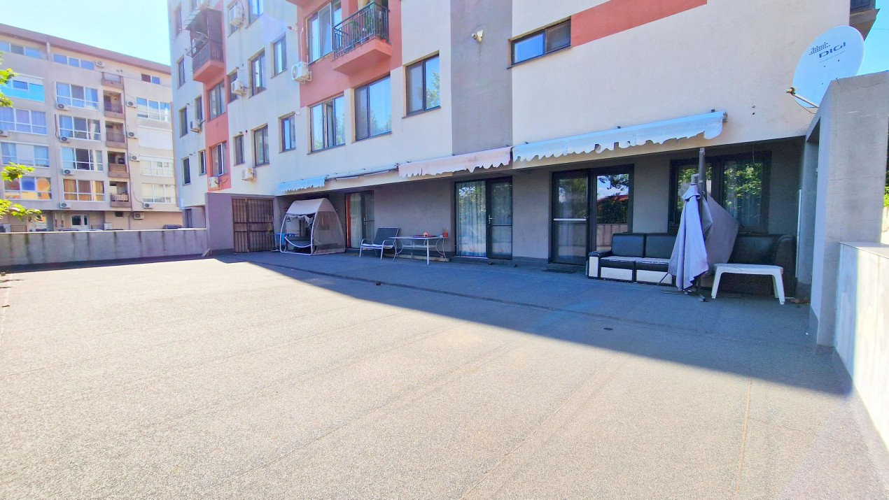 Apartament cu 5 camere-239 mp.+ terasa 358 mp. Prelungirea Ghencea 281- parter