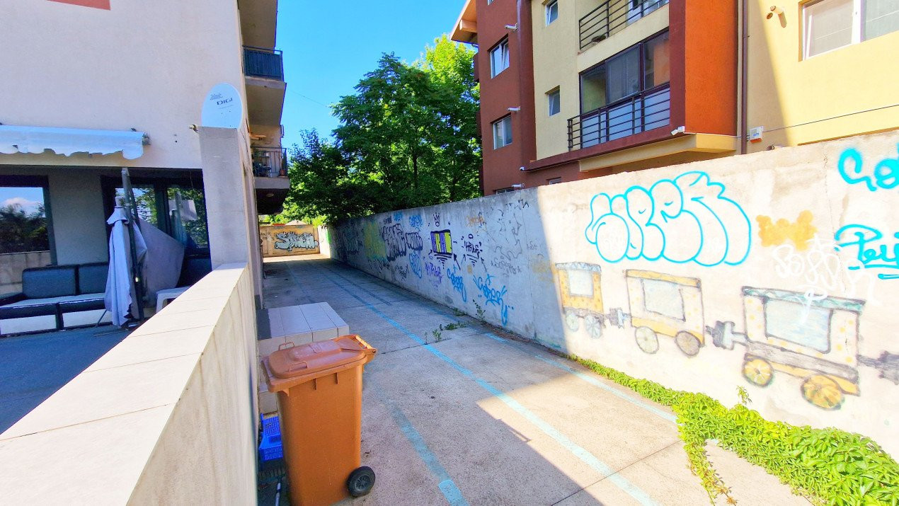 Apartament cu 5 camere-239 mp.+ terasa 358 mp. Prelungirea Ghencea 281- parter