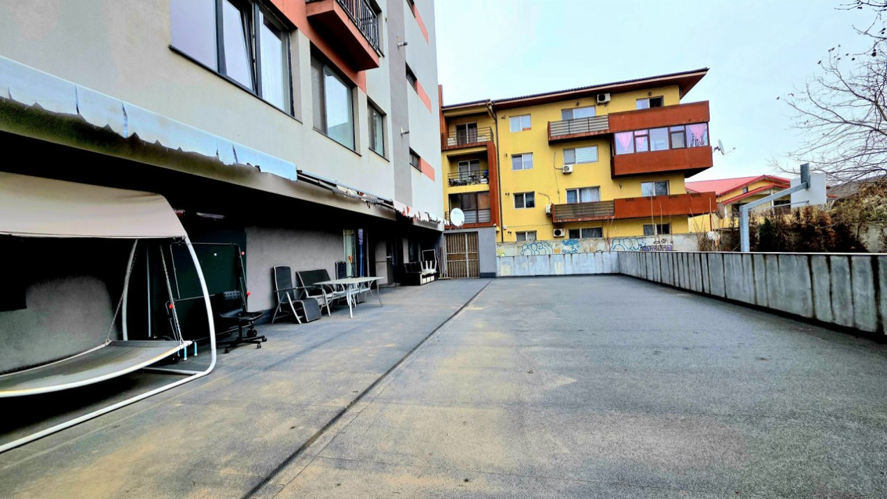 Apartament cu 5 camere-239 mp.+ terasa 358 mp. Prelungirea Ghencea 281- parter