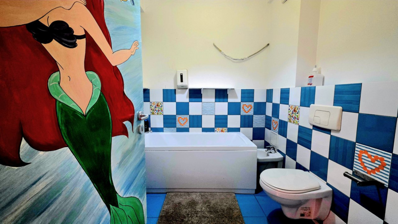 Apartament cu 5 camere-239 mp.+ terasa 358 mp. Prelungirea Ghencea 281- parter