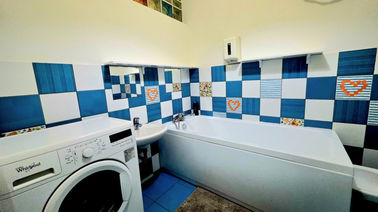 Apartament cu 5 camere-239 mp.+ terasa 358 mp. Prelungirea Ghencea 281- parter