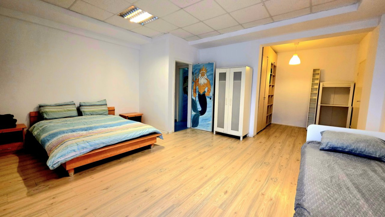 Apartament cu 5 camere-239 mp.+ terasa 358 mp. Prelungirea Ghencea 281- parter