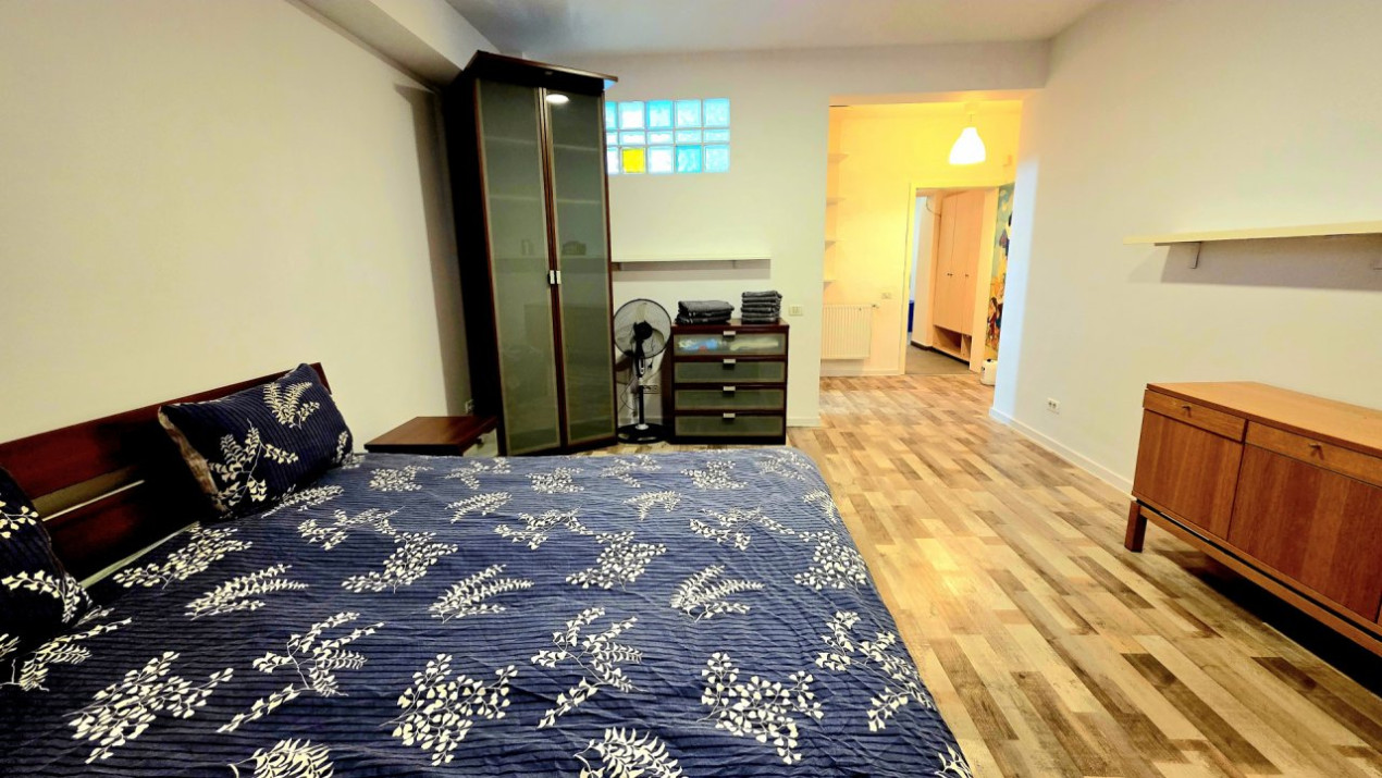 Apartament cu 5 camere-239 mp.+ terasa 358 mp. Prelungirea Ghencea 281- parter