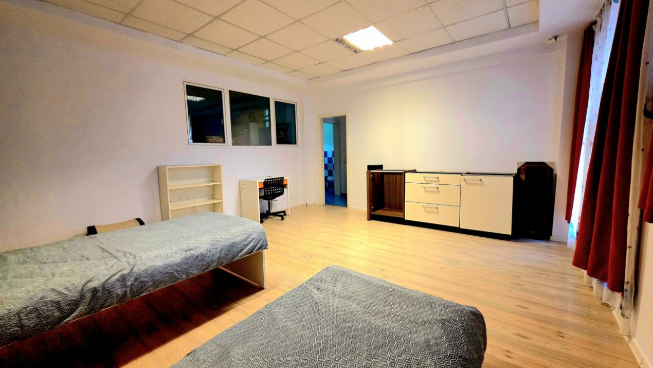 Apartament cu 5 camere-239 mp.+ terasa 358 mp. Prelungirea Ghencea 281- parter