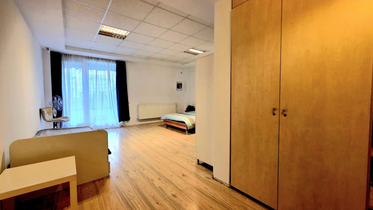 Apartament cu 5 camere-239 mp.+ terasa 358 mp. Prelungirea Ghencea 281- parter