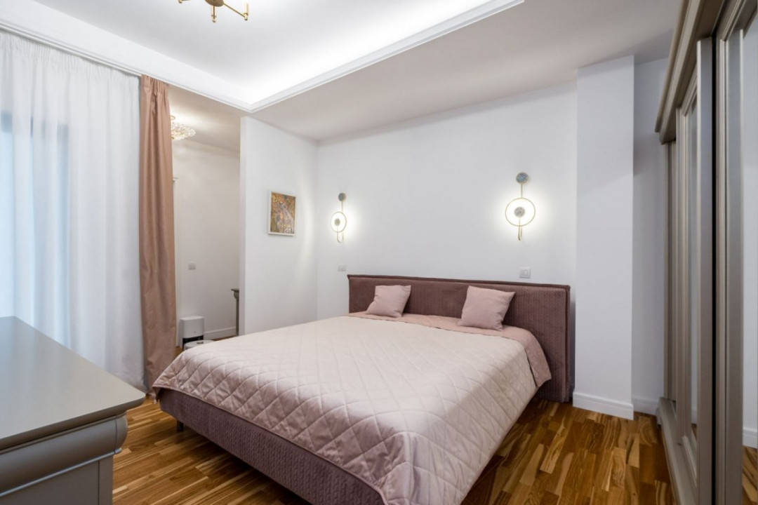 Remarcabil apartament de 2 camere intr-o cladire simbol a Bucurestiului