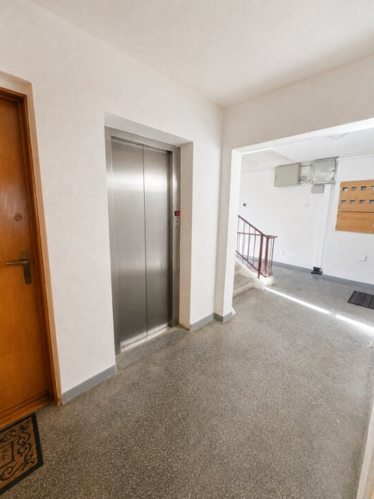 Apartament spatios si intim, Casa Poporului. 