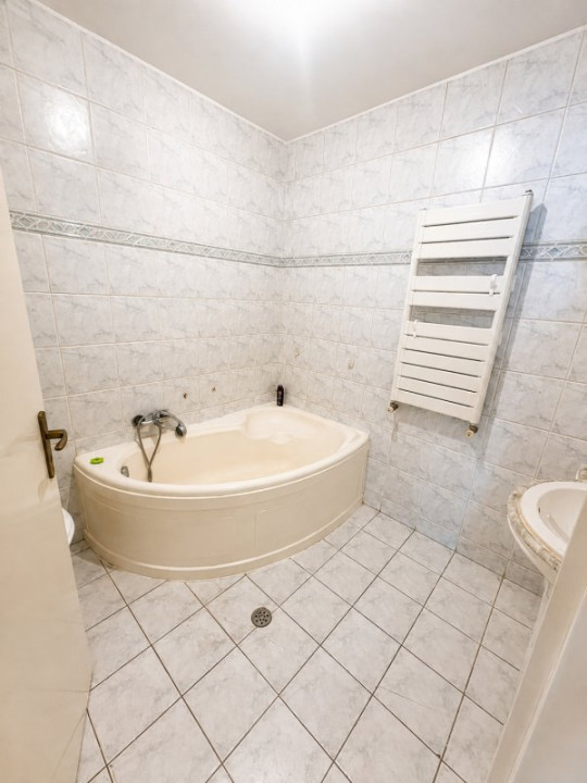 Apartament spatios si intim, Casa Poporului. 