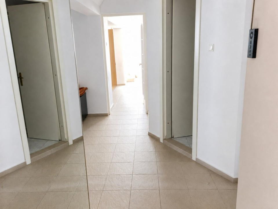 Apartament spatios si intim, Casa Poporului. 