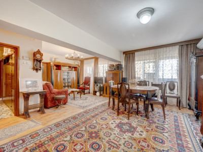 Apartament de 4 camere cu 3 băi, 137mp, centrală proprie, bloc 1983!