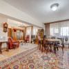 Apartament de 4 camere cu 3 băi, 137mp, centrală proprie, bloc 1983!