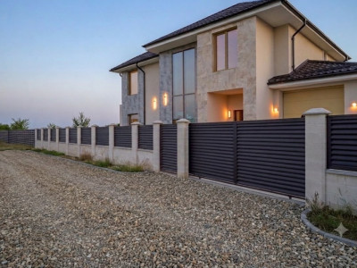 CORBEANCA - OGORULUI, VILA MODERNA 270 MP TOTAL, LOT 1000 MP!