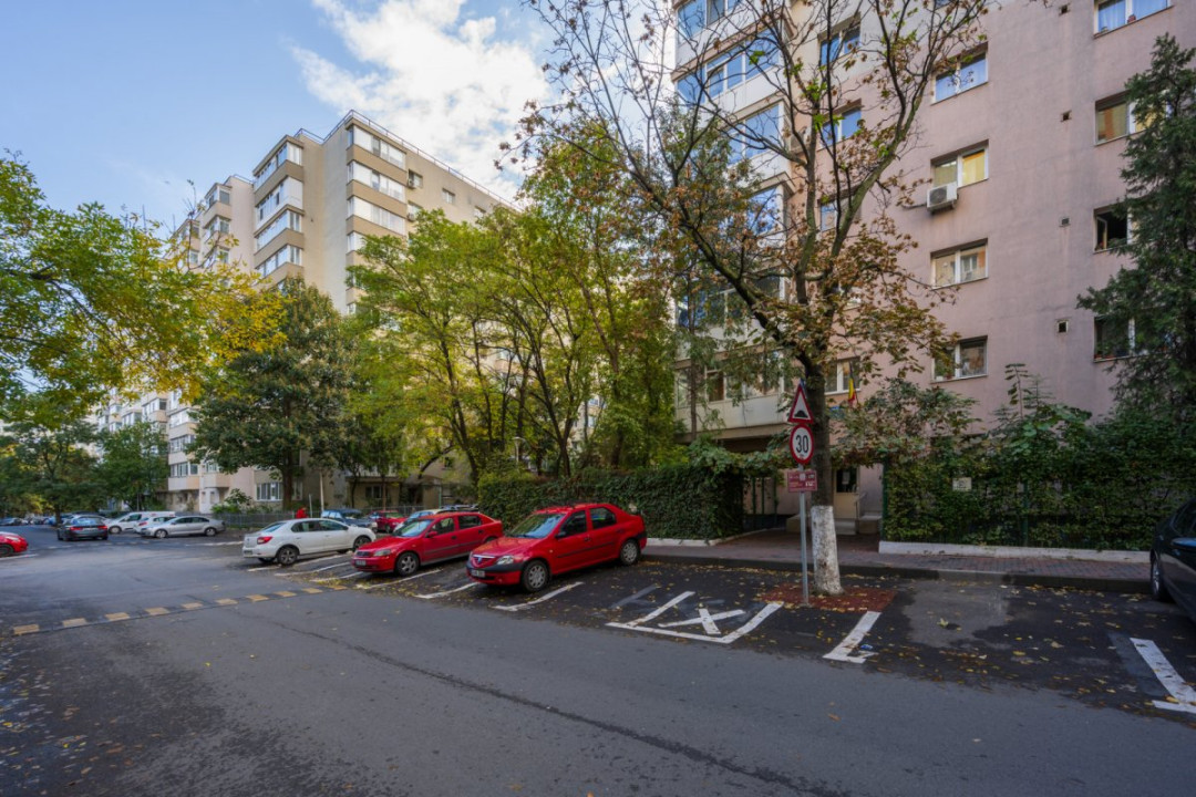 Apartament 2 camere | 1979 | Balcon spatios | Str. Baia Mare 2