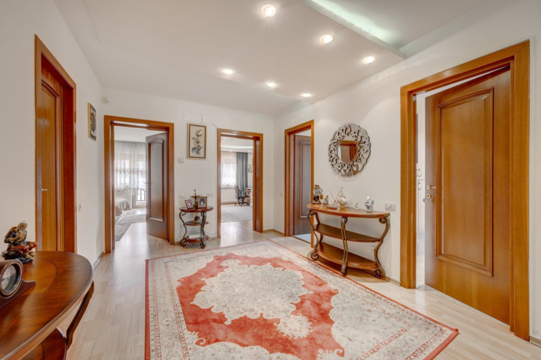 Casă individuală | Parcări | Grădină | Saună | Str. Căpitan Octav Cocărăscu