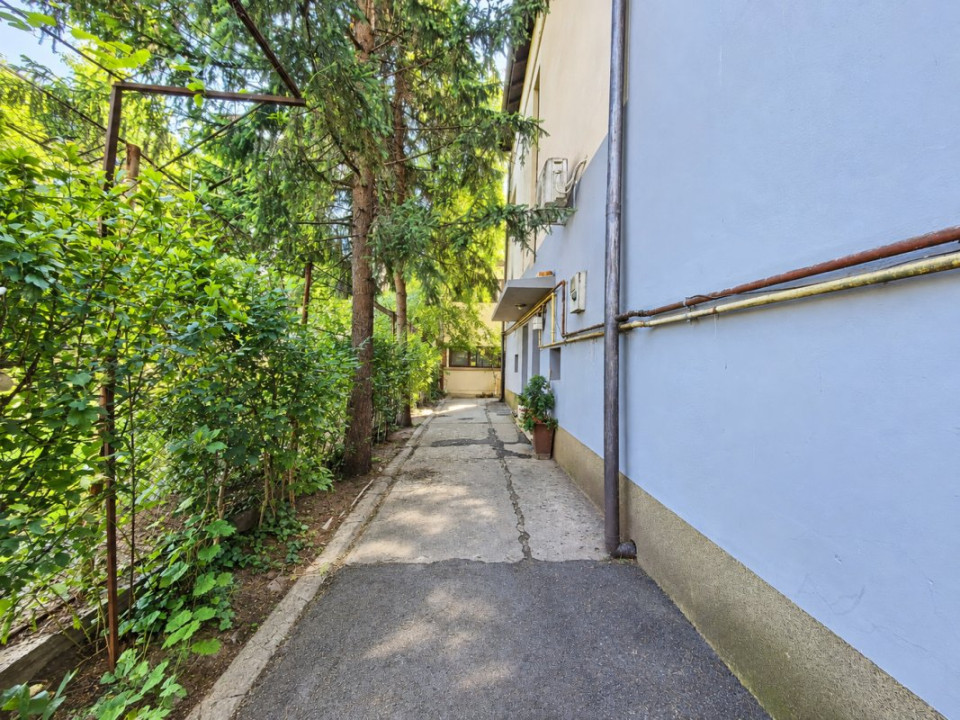 APARTAMENT 3 Camere + Anexa | 188 mp și CURTE 122mp Domenii la 10m de Metrou 
