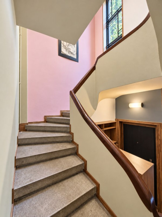 APARTAMENT 3 Camere + Anexa | 188 mp și CURTE 122mp Domenii la 10m de Metrou 