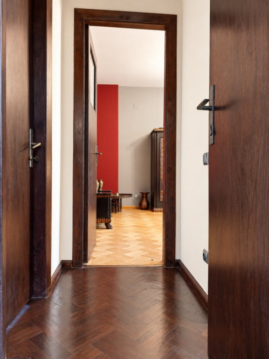 APARTAMENT 3 Camere + Anexa | 188 mp și CURTE 122mp Domenii la 10m de Metrou 