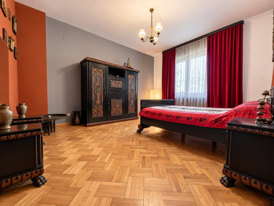 APARTAMENT 3 Camere + Anexa | 188 mp și CURTE 122mp Domenii la 10m de Metrou 