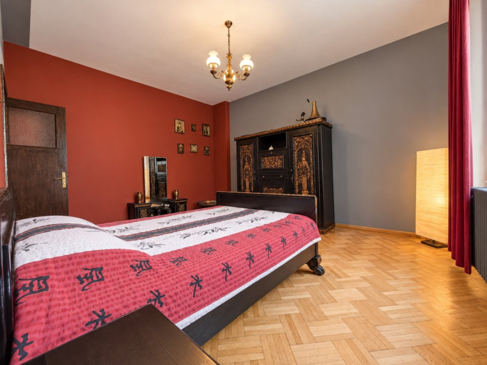 APARTAMENT 3 Camere + Anexa | 188 mp și CURTE 122mp Domenii la 10m de Metrou 