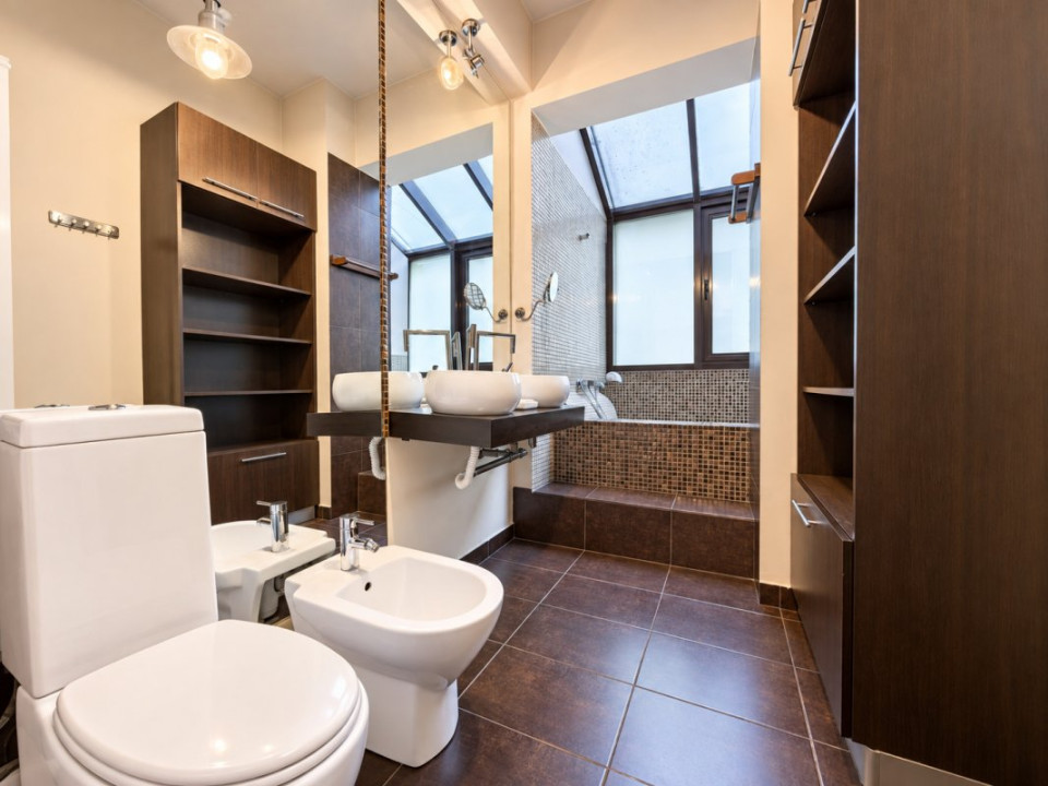APARTAMENT 3 Camere + Anexa | 188 mp și CURTE 122mp Domenii la 10m de Metrou 