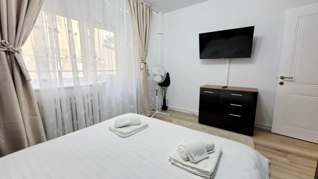 Eleganta urbana la Piata Unirii. O adresa, doua experiente de locuire