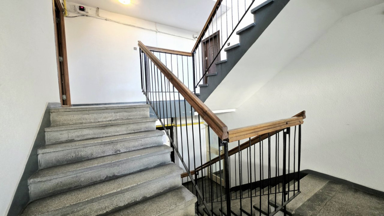 Eleganta urbana la Piata Unirii. O adresa, doua experiente de locuire