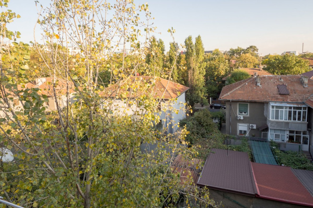 Eroii Revolutiei metrou, parc, gata de mutat, centrală proprie