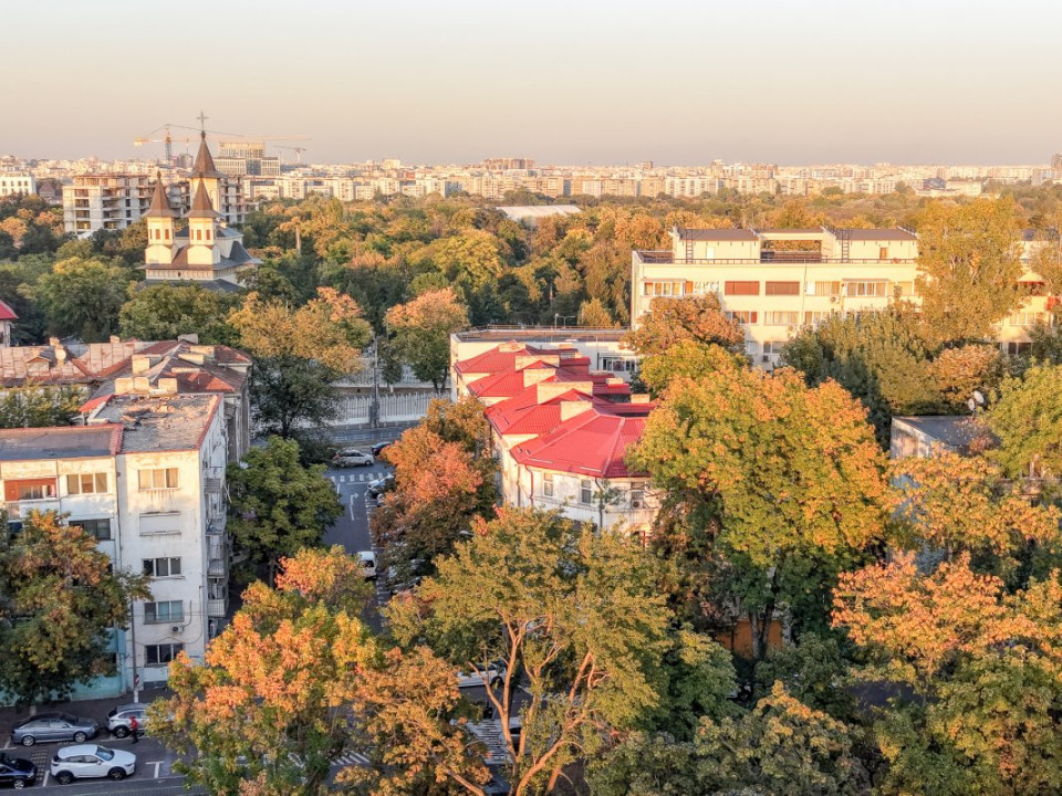 Eroii Revolutiei metrou, parc, gata de mutat, centrală proprie