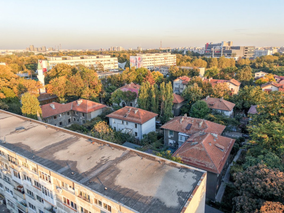 Eroii Revolutiei metrou, parc, gata de mutat, centrală proprie