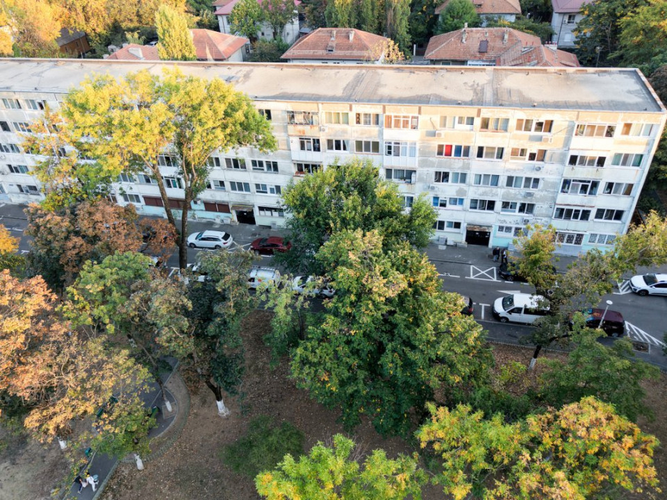 Eroii Revolutiei metrou, parc, gata de mutat, centrală proprie