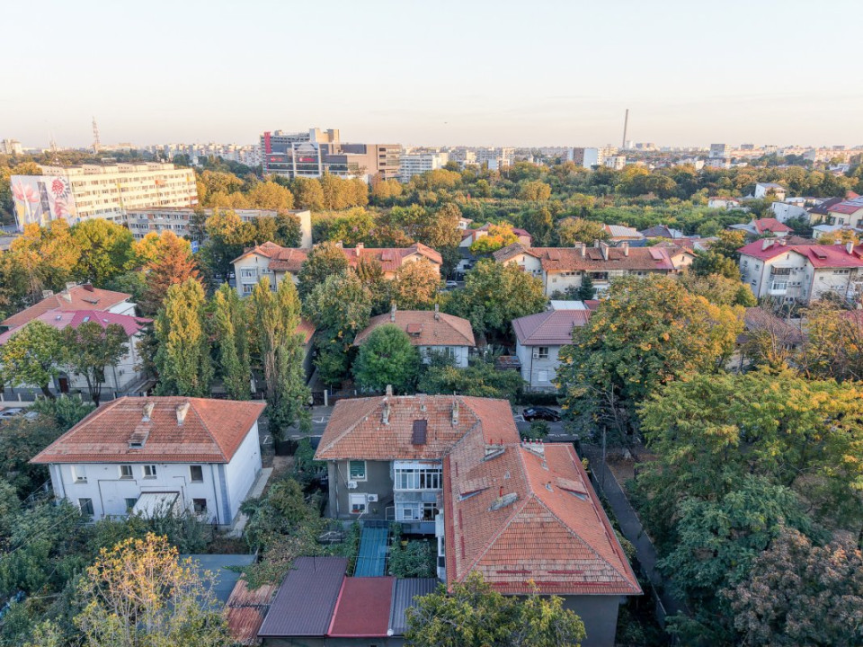 Eroii Revolutiei metrou, parc, gata de mutat, centrală proprie