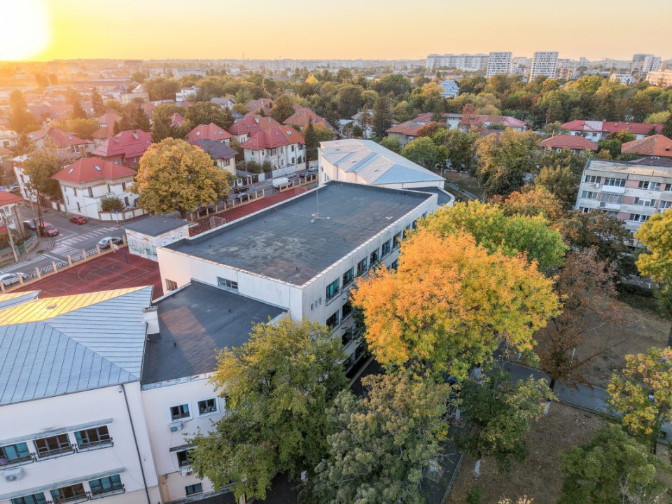 Eroii Revolutiei metrou, parc, gata de mutat, centrală proprie