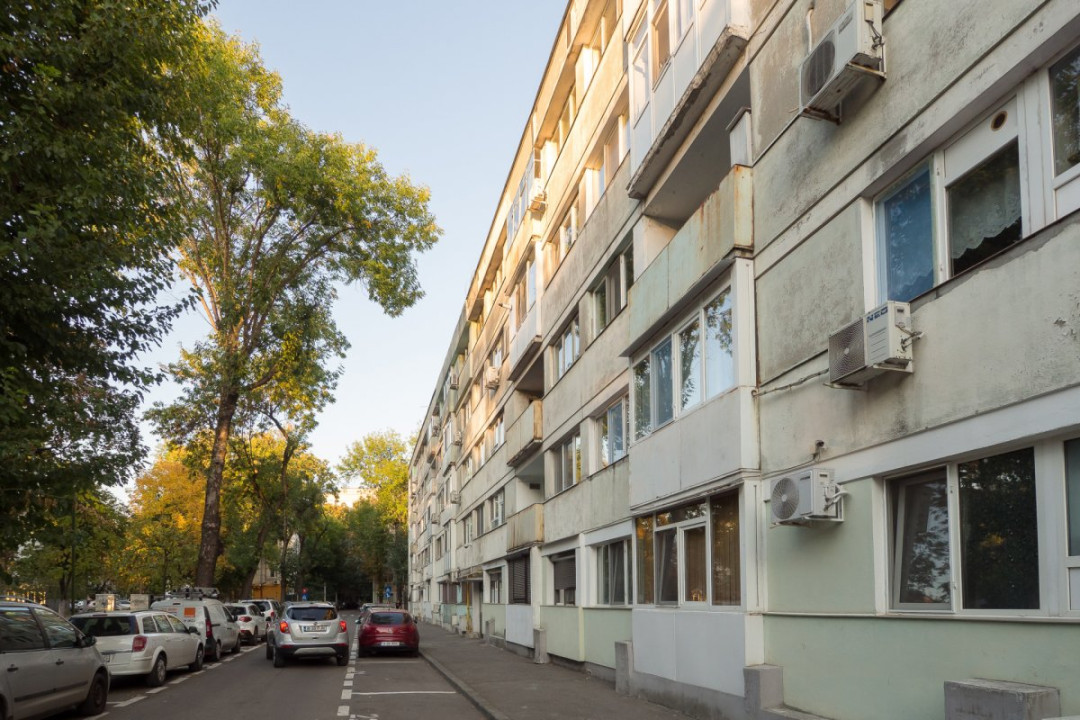 Eroii Revolutiei metrou, parc, gata de mutat, centrală proprie