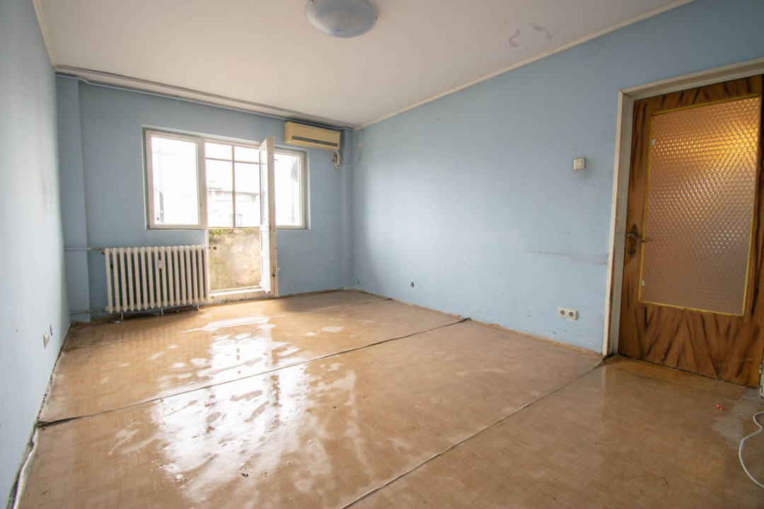 Crangasi-apartament 2 camere,decomandat,la 14 min de Metrou,an 1984