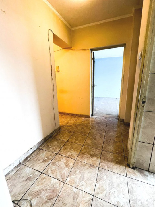 Crangasi-apartament 2 camere,decomandat,la 14 min de Metrou,an 1984