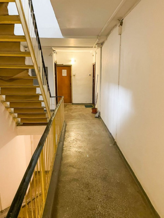 Crangasi-apartament 2 camere,decomandat,la 14 min de Metrou,an 1984