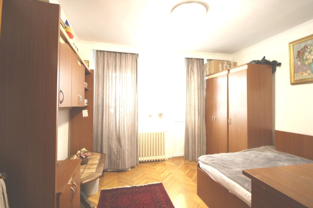 Lacul Tei- Gr. Moisil, apartament 4 camere, 97mp, bloc reabilitat, etaj 8/10