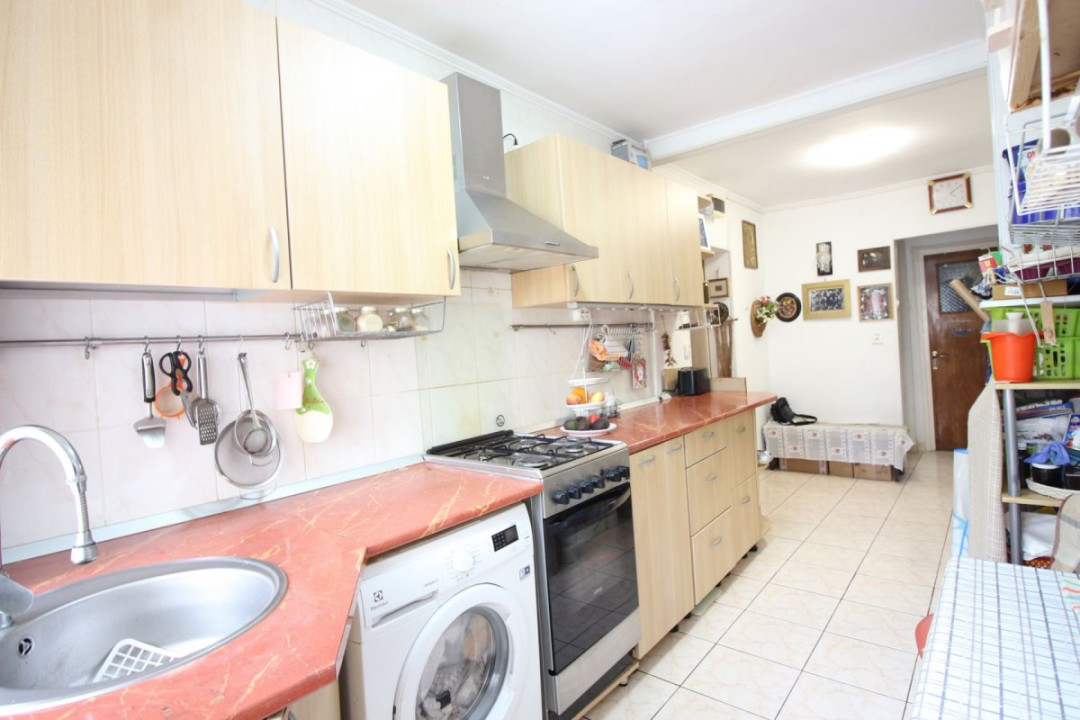 Lacul Tei- Gr. Moisil, apartament 4 camere, 97mp, bloc reabilitat, etaj 8/10