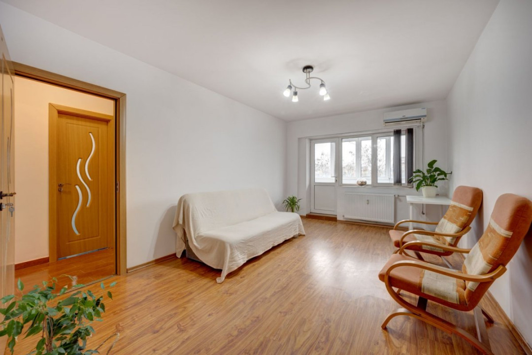 Apartament de 2 camere, etaj 3, metrou la 2 minute, Piața Gorjului!