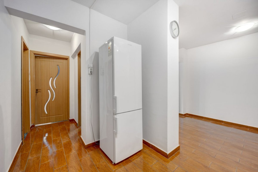 Apartament de 2 camere, etaj 3, metrou la 2 minute, Piața Gorjului!