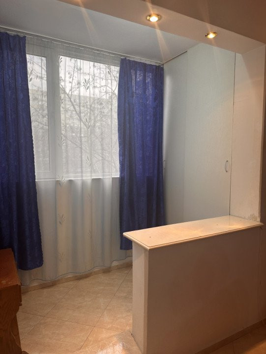 Vanzare apartament cu 3 camere ,Drumul Taberei