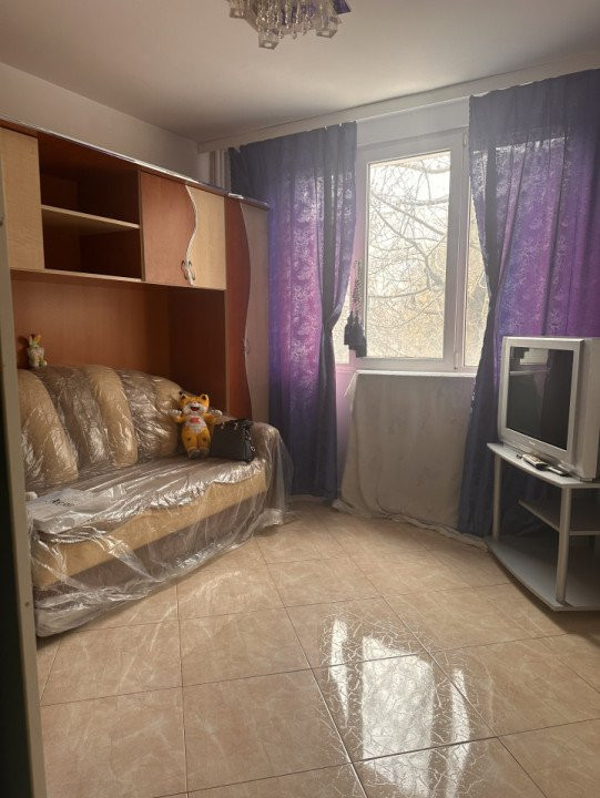 Vanzare apartament cu 3 camere ,Drumul Taberei