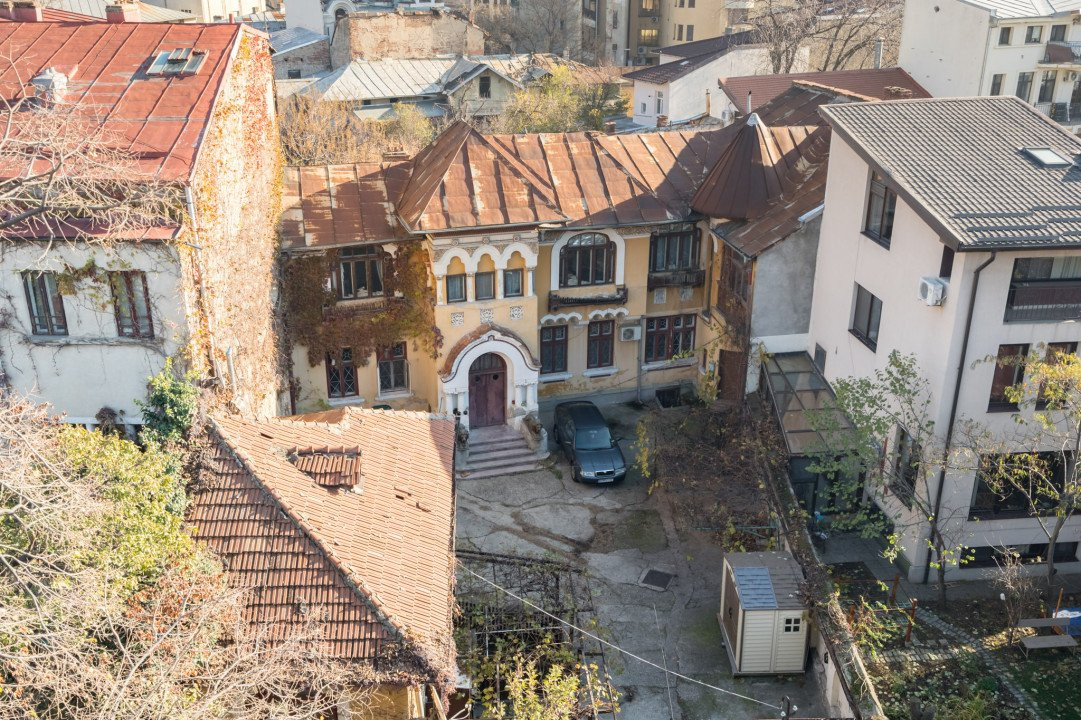 Vila boiereasca cu curte - str. Popa Tatu - Cismigiu