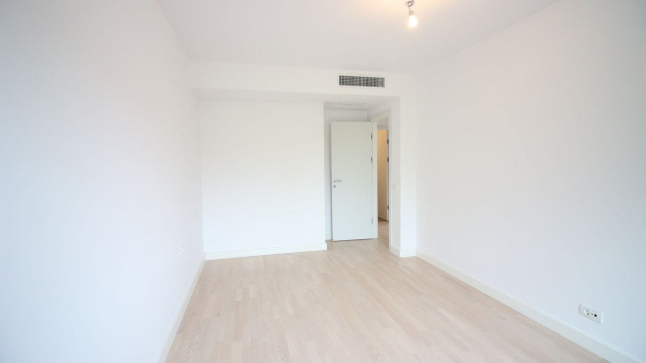 Apartament 4 camere, 92mp, parter/3, grădină proprie 88mp, lângă Pădurea Băneasa