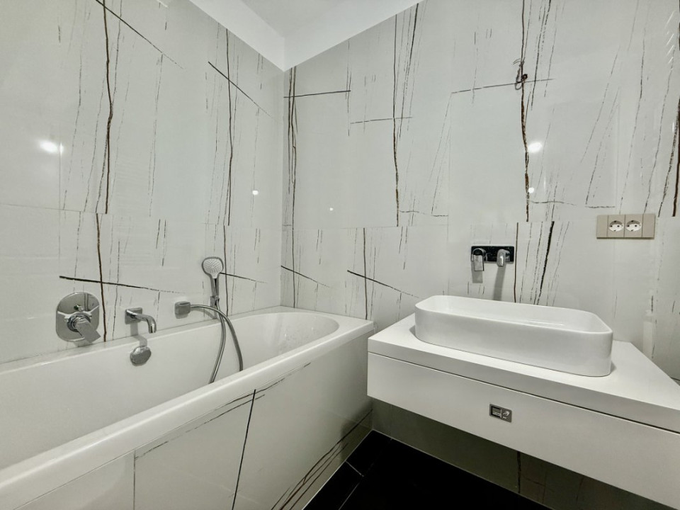 Unirii, apartament cu priveliste catre Sud-Vest, gata de mutat