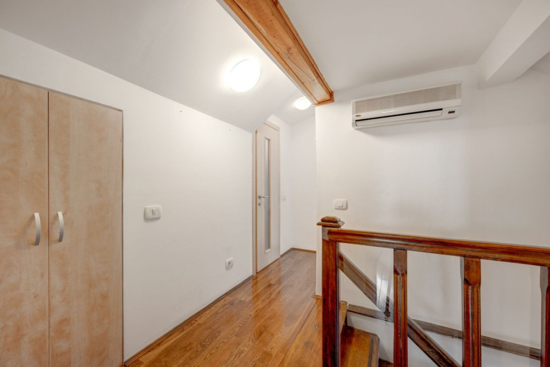 Apartament primitor de 4 camere cu terasă și 3 băi, Moșilor - Eminescu!