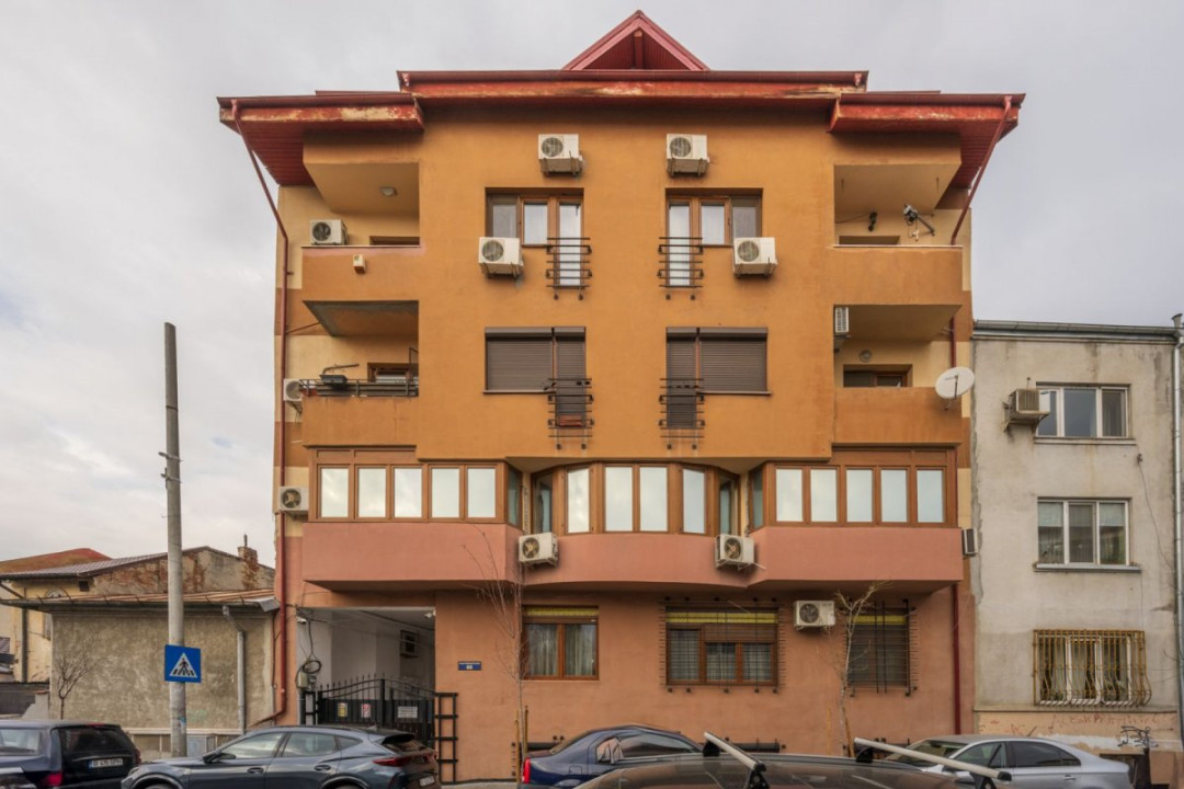 Apartament primitor de 4 camere cu terasă și 3 băi, Moșilor - Eminescu!