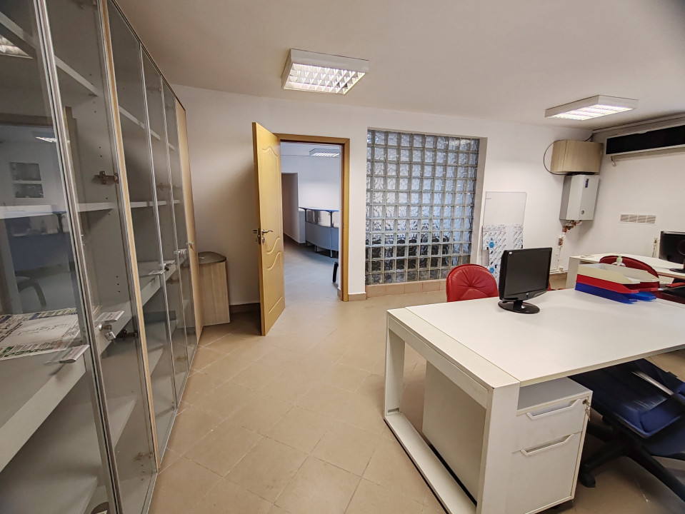 Vindem Spatiu Birou/Apartament in Vila, P-ta Libertatii, Parcul Carol, central