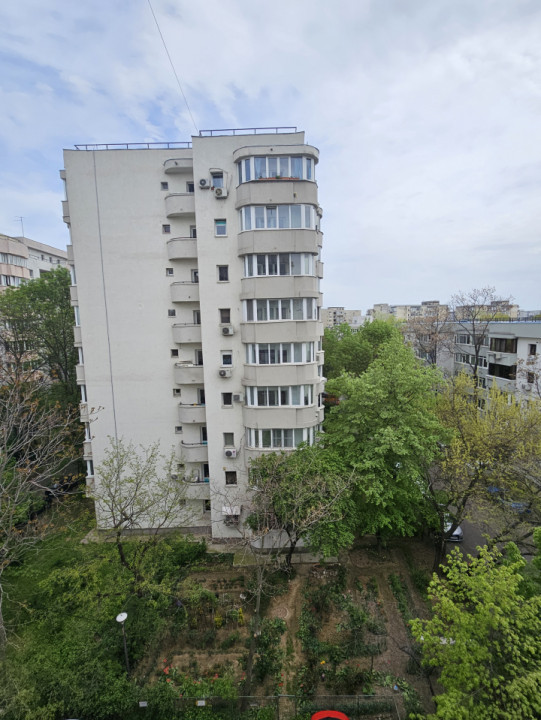 Garsoniera de vanzare langa Mall Vitan, pe Vlaicu Voda